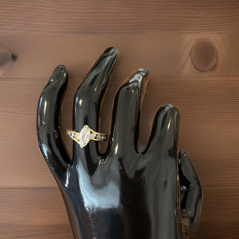 VTG Gorgeous Avon Gold Tone Marquise Sparkle CZ Prong Engagement Wedding Ring 6